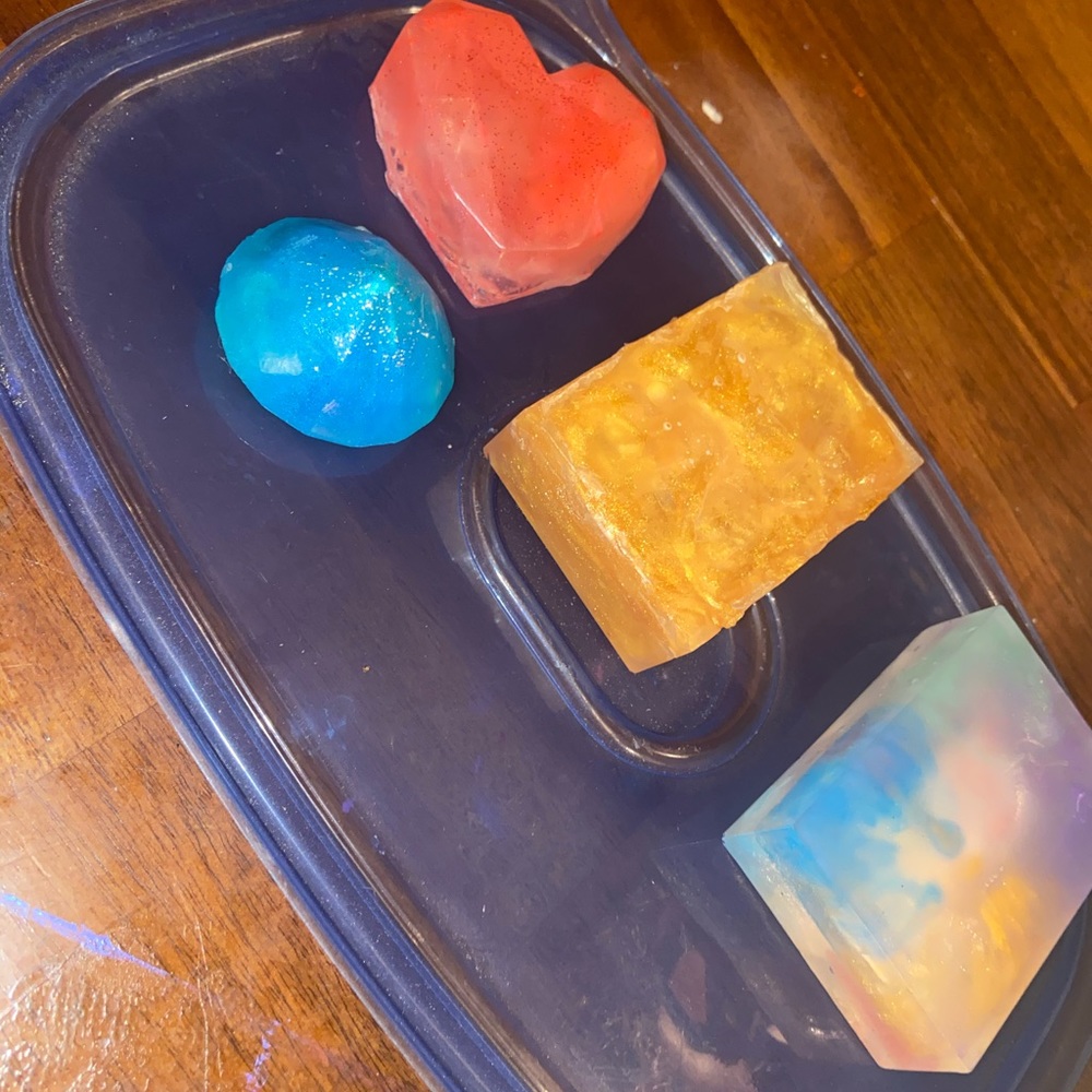 MONEY SURPRISE SOAP!